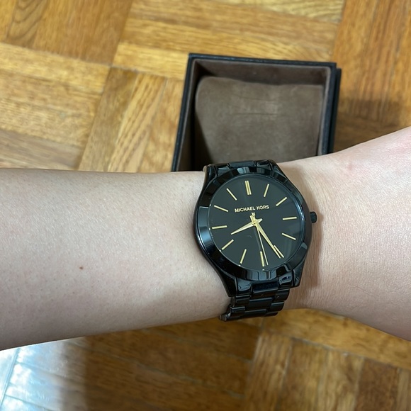 Michael kors watch - Picture 2 of 3